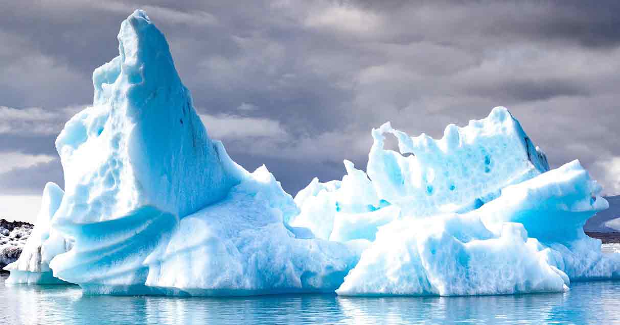 iceberg-3599539_1280.jpg